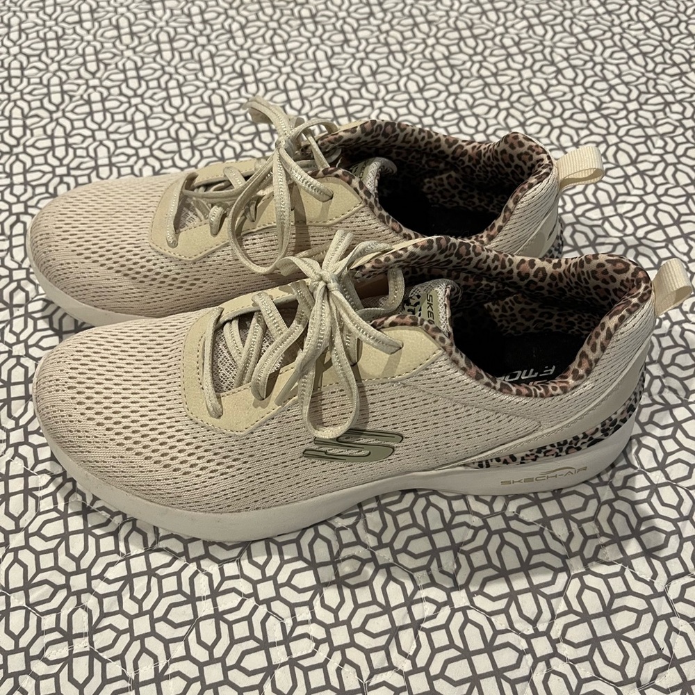 Skechers Women's Skech-air Dynamight Sneaker